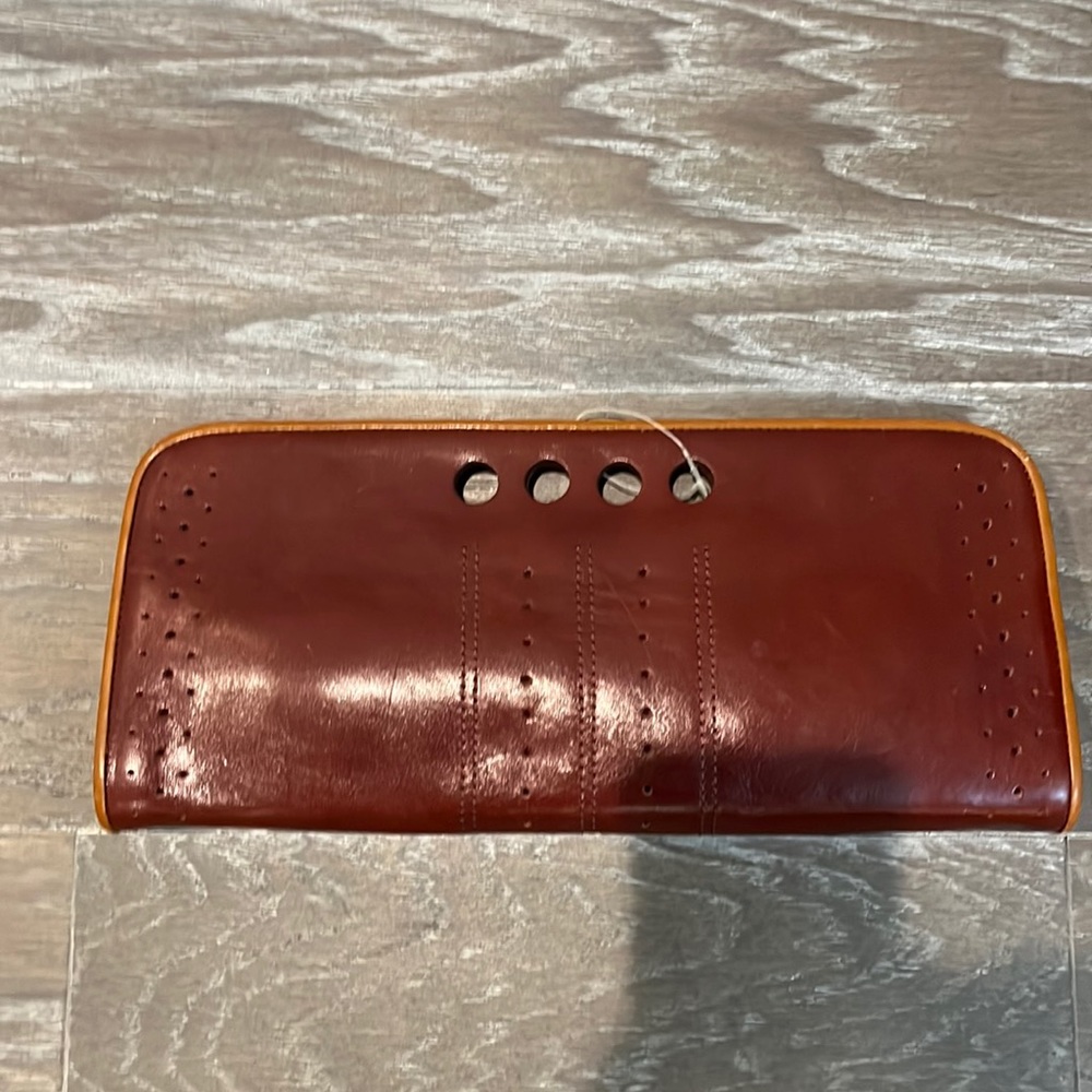 Vintage banana republic 4 finger 100 percent genuine leather clutch